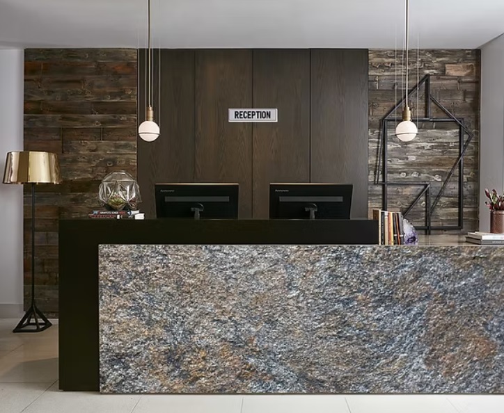 chicago-summer-recepcja-kamienna-lada-barowa-hotelowa