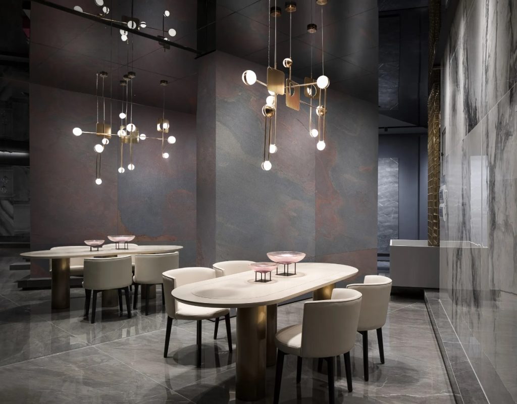 restauracja-bar-lobby-hotel-kamienna-okladzina-multicolor-peacock-